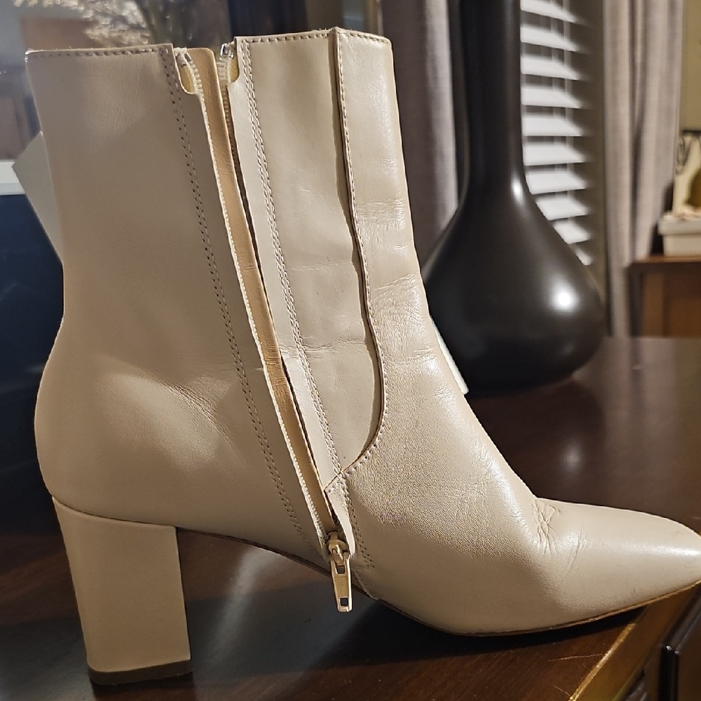 Club Monaco Cream Heeled Boots